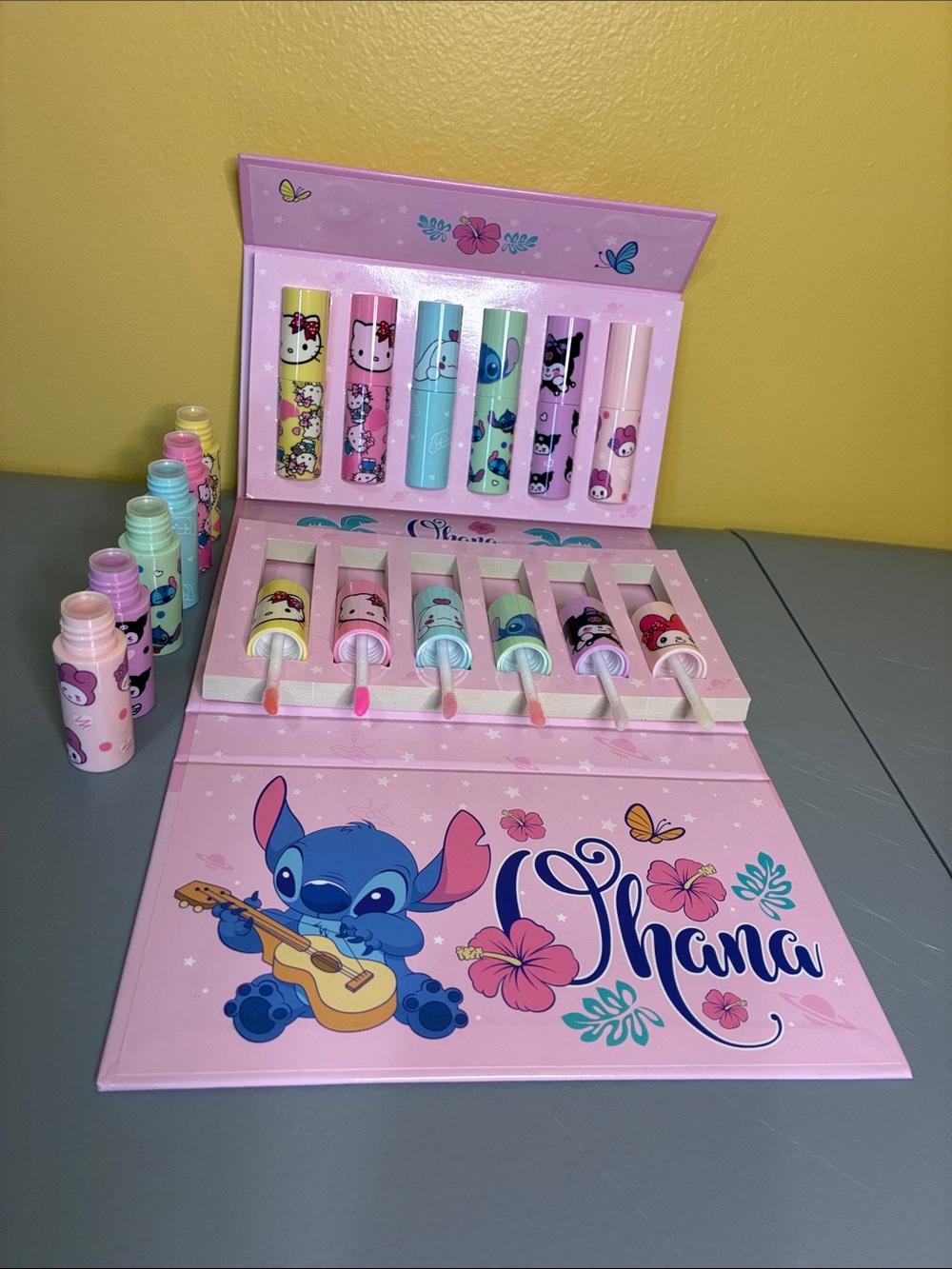 Hello Kitty and Stitch